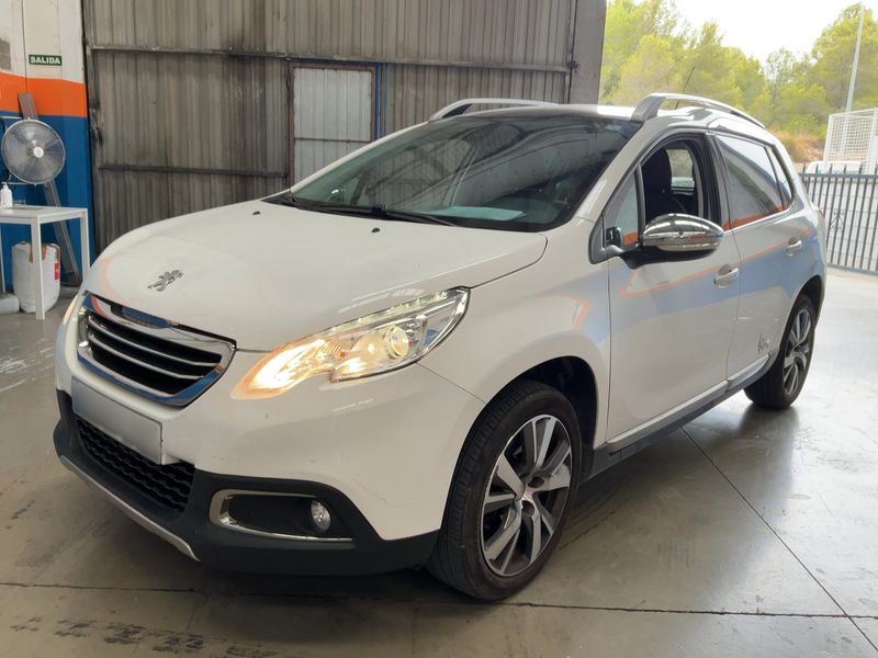 Peugeot 2008 1.6 Blue-HDi — 1/8