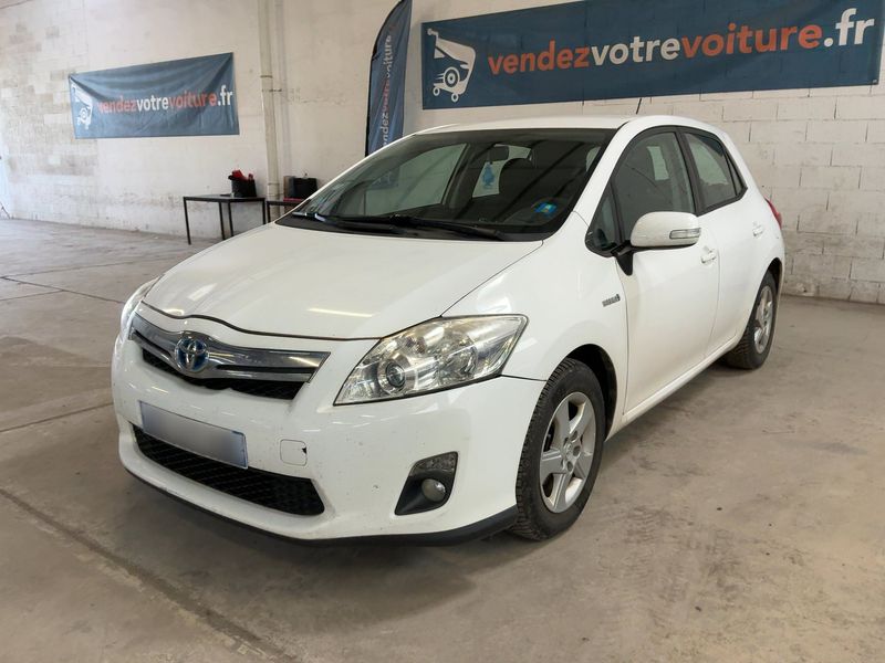 Toyota Auris 1.8 Hybrid — 1/8