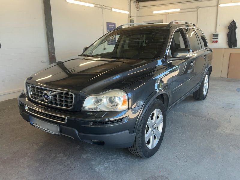 Volvo XC90 2.4 D5 — 1/8