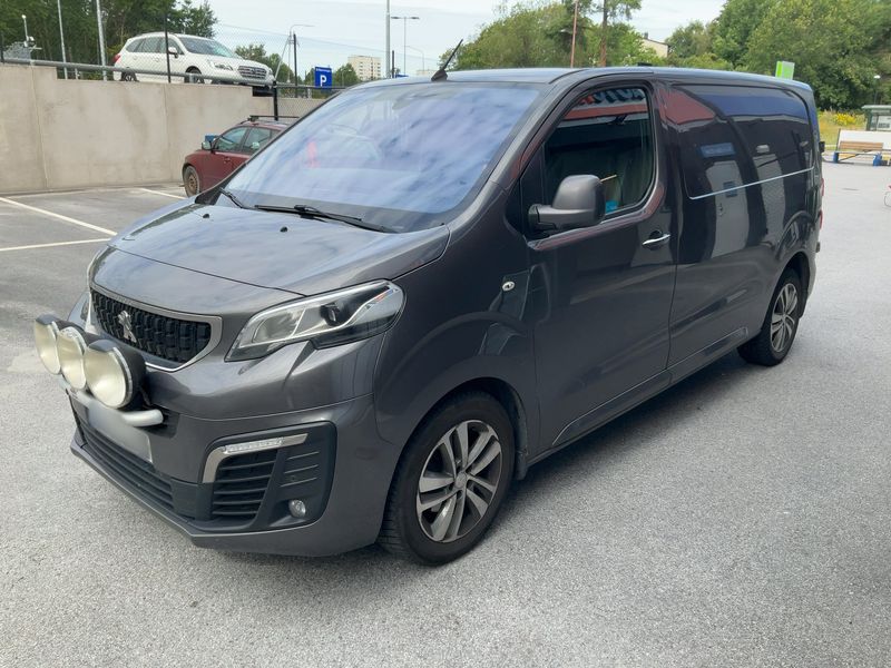Peugeot Expert 2.0 Blue-HDi — 1/8