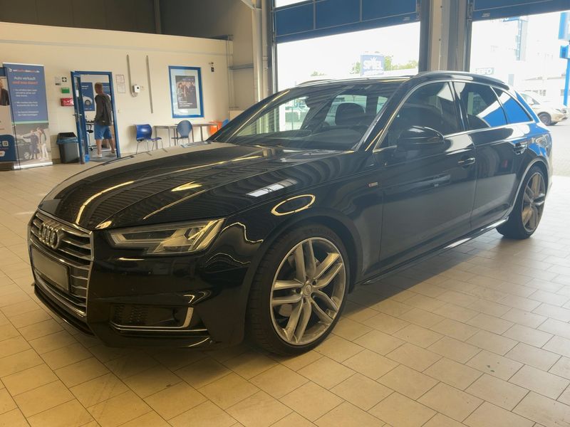 Audi A4 2.0 TDI — фото 1