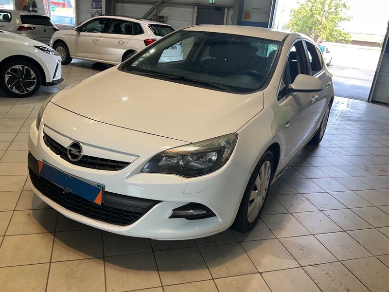 Opel Astra 1.7 CDTI — фото 1