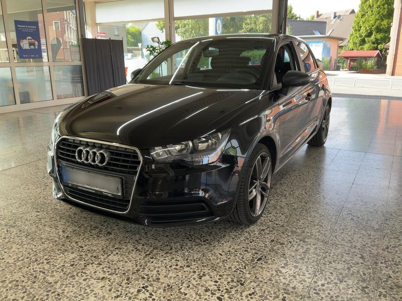Audi A1 Sportback 1.2 TFSI — фото 1