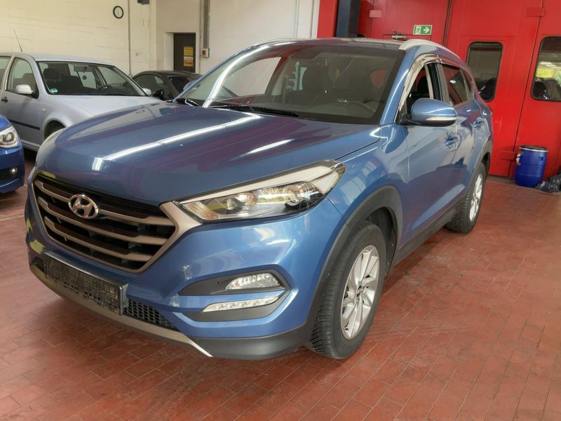 Hyundai Tucson 1.7 CRDi — 1/8