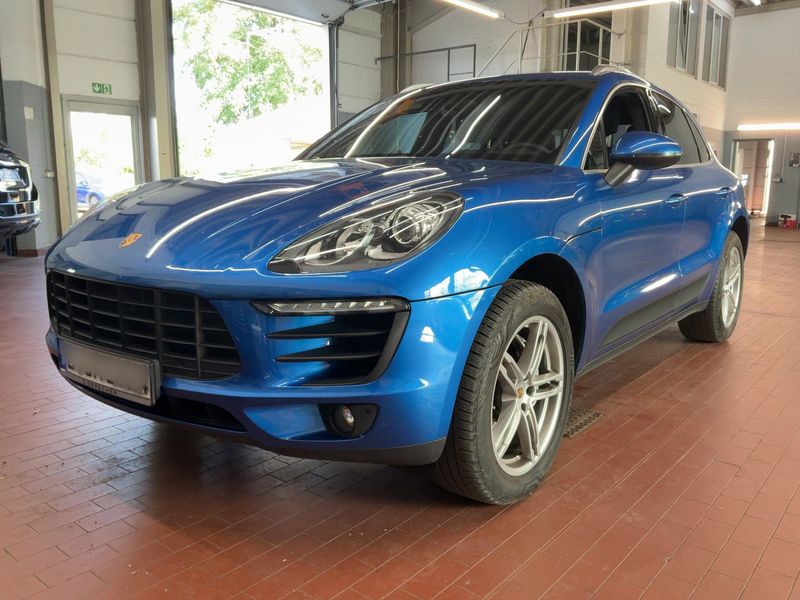 Porsche Macan S — 1/8