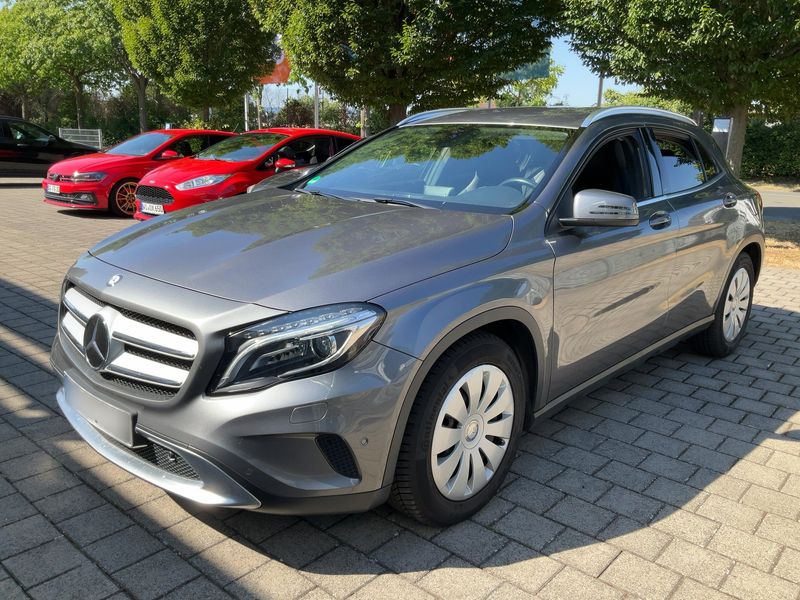 Mercedes-Benz GLA-Klasse GLA 200 d — фото 1