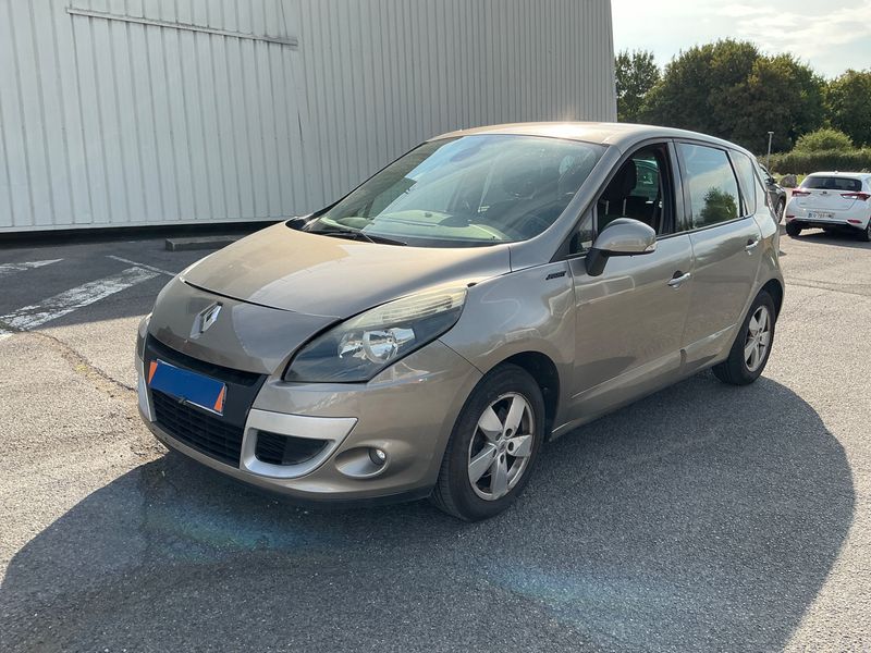 Renault Scenic 1.5 dCi — фото 1