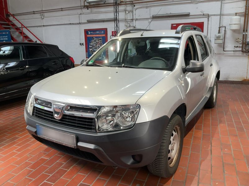 Dacia Duster 1.6 — фото 1