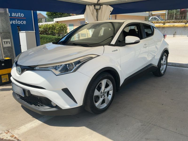 Toyota C-HR 1.8 Hybrid — 1/8