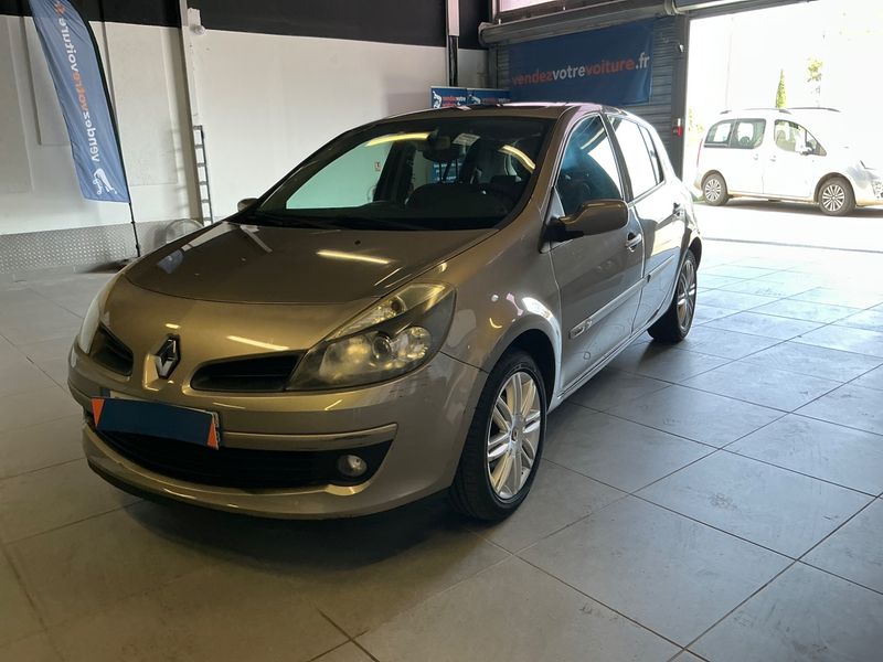 Renault Clio 1.5 dCi — 1/8