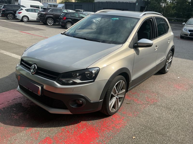 Volkswagen Polo 1.4 FSI — 1/8
