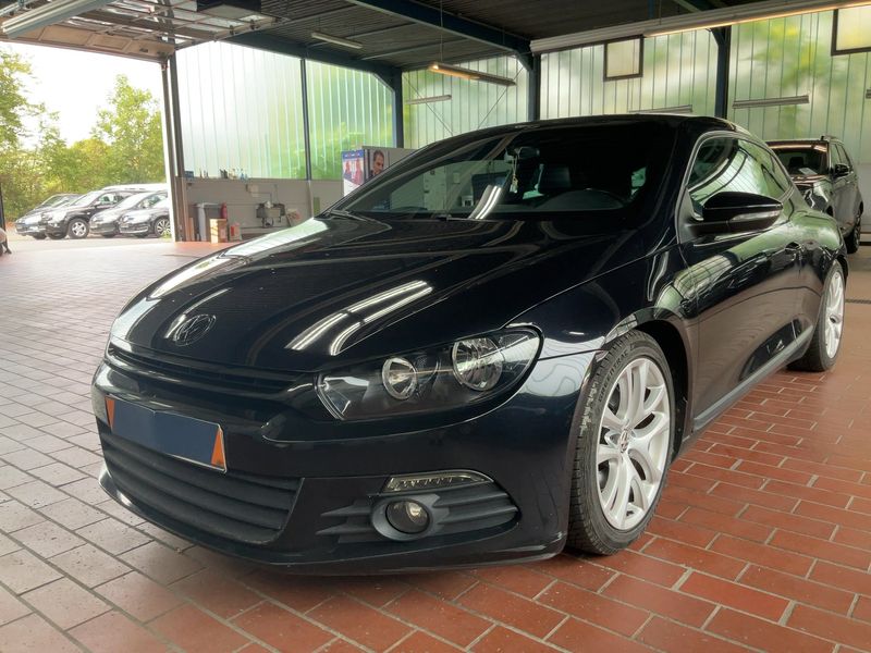 Volkswagen Scirocco 2.0 TSI — 1/8
