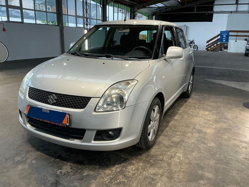 Suzuki Swift 1.3 — 1/8