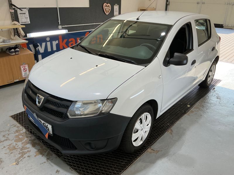 Dacia Sandero 1.2 — 1/8